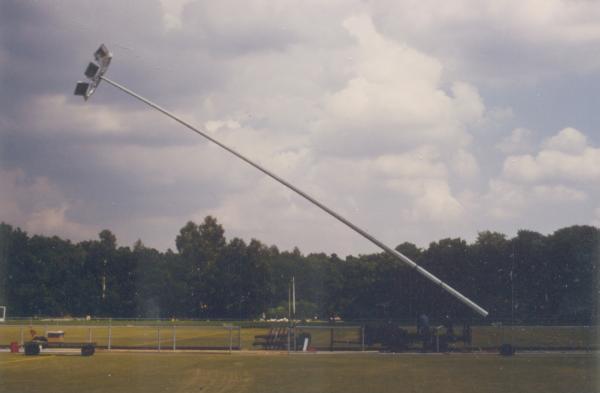 Mastkantelwagen in actie